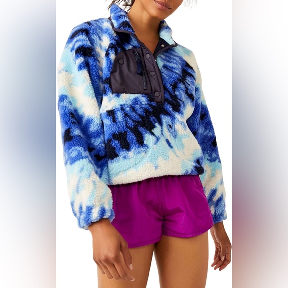 Free People Jackets & Blazers - Free People Hit The Slopes Printed Pullover in Ocean Tie Dye Combo